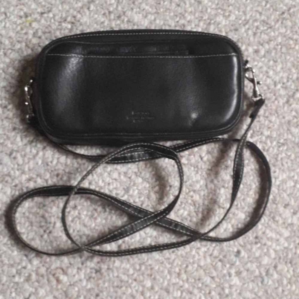 Buxton Genuine Leather Crossbody Wallet.